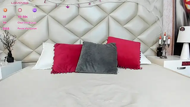 Im gaia online show from October 28, 2025, 12:04 pm