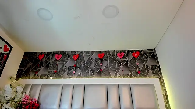 Im gaia online show from February 25, 2025, 1:21 pm