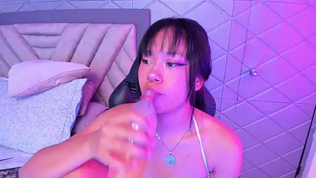 AikoLee  online show from October 18, 2025, 12:23 am