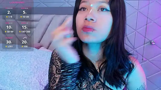 AikoLee  online show from October 27, 2025, 8:15 am