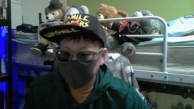 Snapshot of Owl1216 chatting on January 3, 2025, 12:29 pm Owl1216 online show from January 3, 2025, 12:29 pm