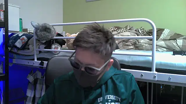 Snapshot of Owl1216 chatting on January 31, 2025, 11:35 am Owl1216 online show from January 31, 2025, 11:35 am