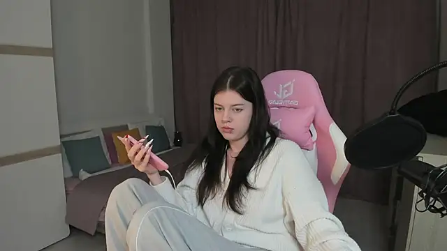 Este Glen online show from December 31, 2024, 12:54 am