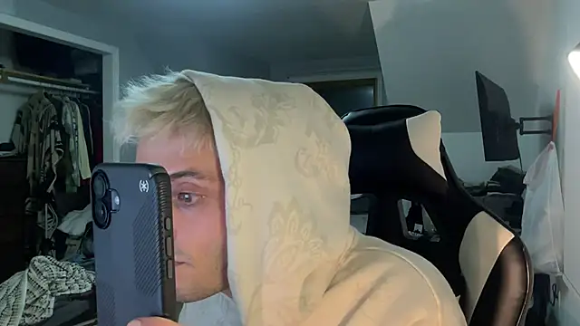 Snapshot of Dylansd chatting on December 31, 2024, 7:53 am Dylansd online show from December 31, 2024, 7:53 am