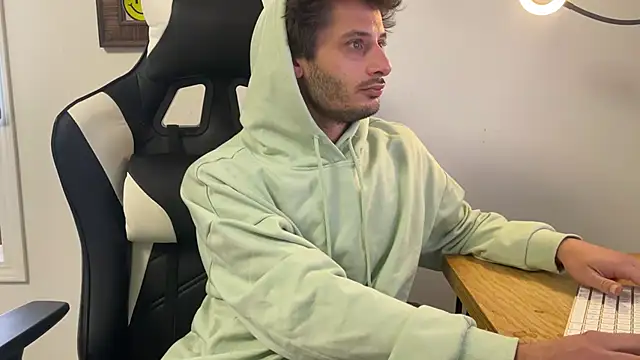 Snapshot of Dylansd chatting on December 27, 2024, 8:50 pm Dylansd online show from December 27, 2024, 8:50 pm