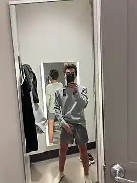 Snapshot of Dylansd chatting on December 23, 2024, 11:06 pm Dylansd online show from December 23, 2024, 11:06 pm