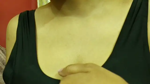 Snapshot of cum-to-nicky chatting on February 3, 2025, 11:53 am cum-to-nicky online show from February 3, 2025, 11:53 am