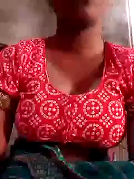 Snapshot of riya_houswife chatting on December 16, 2024, 8:52 am riya houswife online show from December 16, 2024, 8:52 am