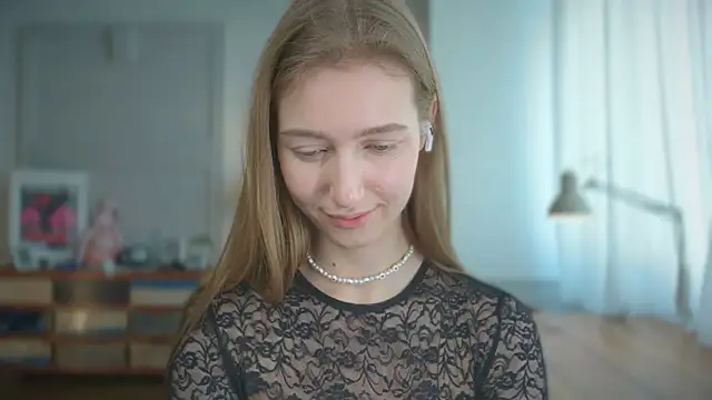 Snapshot of solar_bella chatting on March 15, 2025, 10:46 am solar bella online show from March 15, 2025, 10:46 am