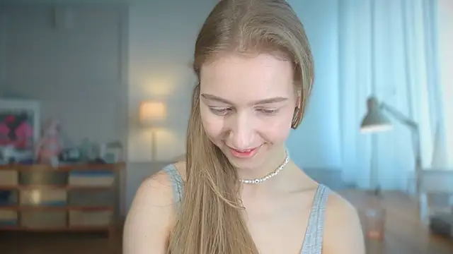 Snapshot of solar_bella chatting on March 15, 2025, 7:42 am solar bella online show from March 15, 2025, 7:42 am