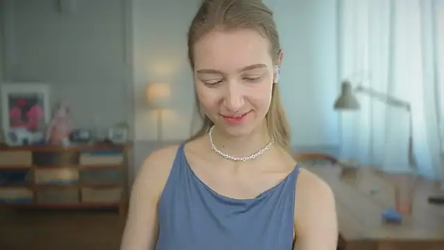 Snapshot of solar_bella chatting on February 25, 2025, 11:10 am solar bella online show from February 25, 2025, 11:10 am