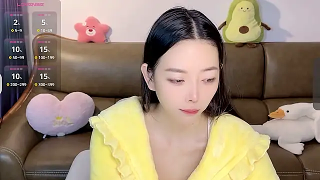 Snapshot of Yilin1999 chatting on February 15, 2025, 12:54 pm Yilin1999 online show from February 15, 2025, 12:54 pm