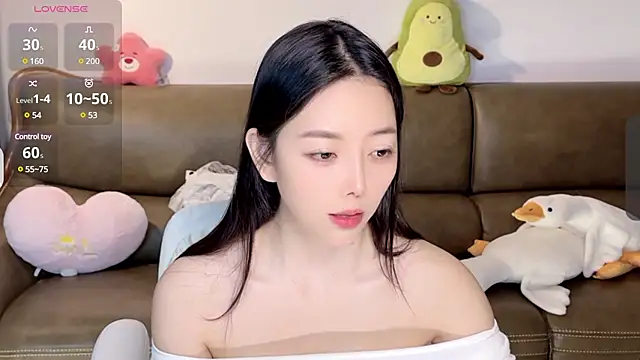 Snapshot of Yilin1999 chatting on February 17, 2025, 7:12 pm Yilin1999 online show from February 17, 2025, 7:12 pm