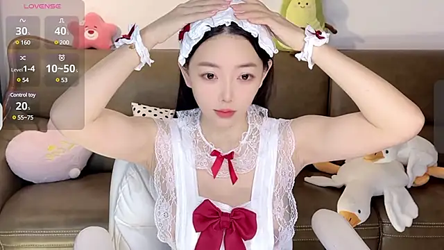 Snapshot of Yilin1999 chatting on February 22, 2025, 9:26 pm Yilin1999 online show from February 22, 2025, 9:26 pm