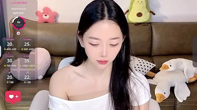 Snapshot of Yilin1999 chatting on February 24, 2025, 2:40 am Yilin1999 online show from February 24, 2025, 2:40 am