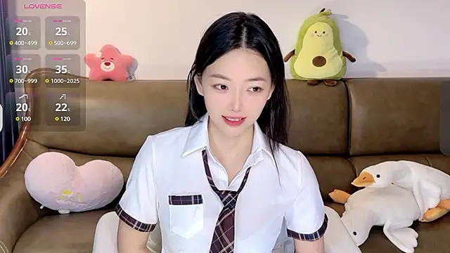 Snapshot of Yilin1999 chatting on February 20, 2025, 10:04 pm Yilin1999 online show from February 20, 2025, 10:04 pm
