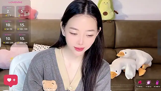 Snapshot of Yilin1999 chatting on March 7, 2025, 2:04 am Yilin1999 online show from March 7, 2025, 2:04 am