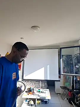 mileflav0r online show from April 17, 2026, 7:22 am