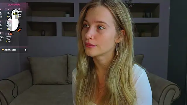 LinaCristonsen online show from November 6, 2025, 3:27 pm