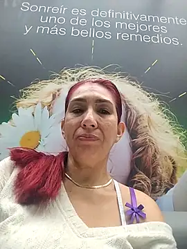 Snapshot of Perla_Franco chatting on October 16, 2025, 9:23 pm Perla Franco online show from October 16, 2025, 9:23 pm