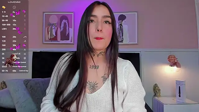 Snapshot of elodie_walker chatting on October 19, 2025, 1:36 pm elodie walker online show from October 19, 2025, 1:36 pm