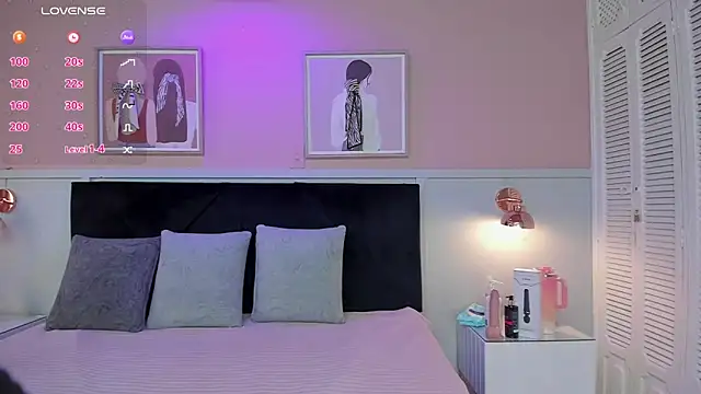 Snapshot of elodie_walker chatting on September 30, 2025, 12:44 pm elodie walker online show from September 30, 2025, 12:44 pm