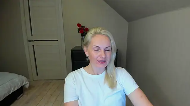 Alicee Gracee online show from October 7, 2025, 6:42 pm