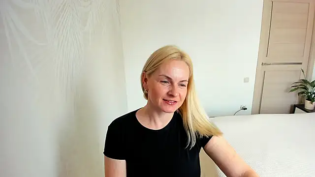 Alicee Gracee online show from March 18, 2026, 9:56 am