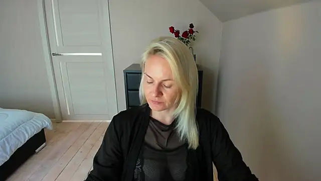 Alicee Gracee online show from September 29, 2025, 9:05 am