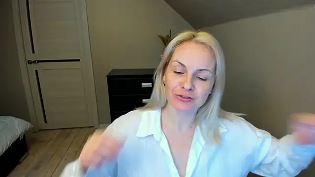 Alicee Gracee online show from February 15, 2025, 7:28 pm