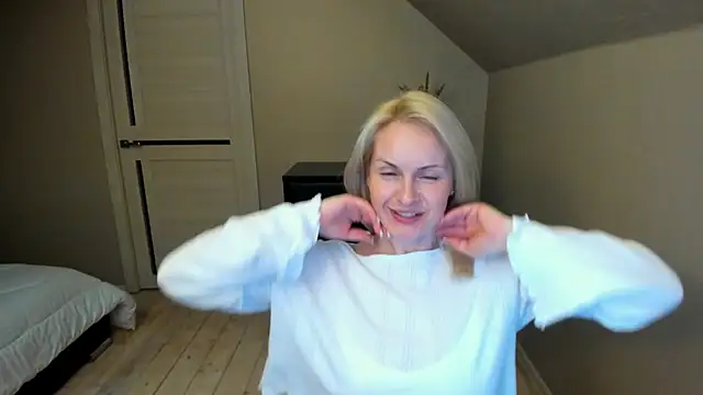 Alicee Gracee online show from February 14, 2025, 9:10 pm