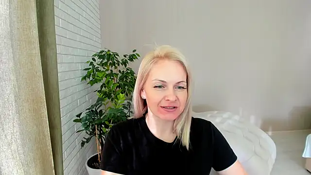 Alicee Gracee online show from February 8, 2025, 8:31 am