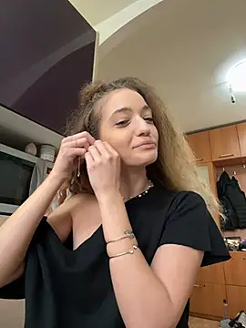 Alexia J online show from December 20, 2024, 2:05 pm