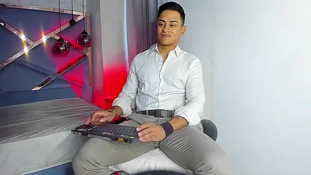 Lucii fer  online show from March 13, 2026, 11:26 am