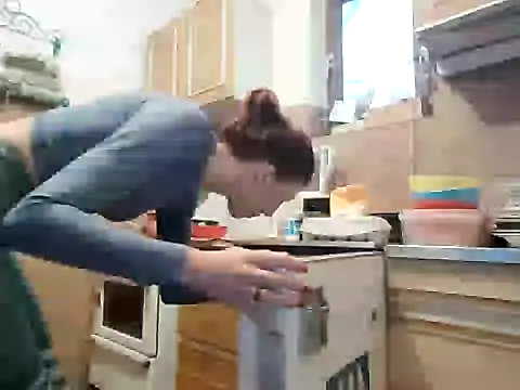 beaverwoman online show from December 5, 2024, 2:17 pm