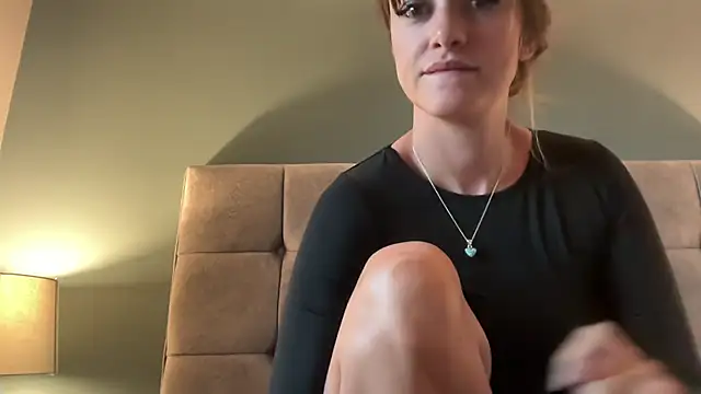 LustfulLuna  online show from January 7, 2025, 3:44 pm