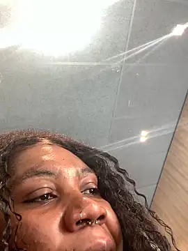 Snapshot of bonbonaumiel chatting on December 16, 2024, 10:18 am bonbonaumiel online show from December 16, 2024, 10:18 am