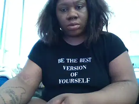 Snapshot of bonbonaumiel chatting on January 1, 2025, 11:05 am bonbonaumiel online show from January 1, 2025, 11:05 am