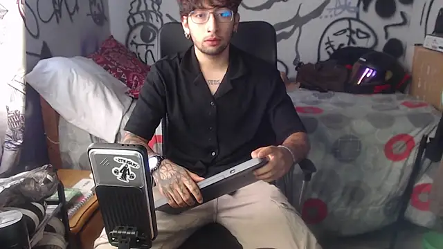 Dereck Dickson online show from December 22, 2025, 5:13 pm