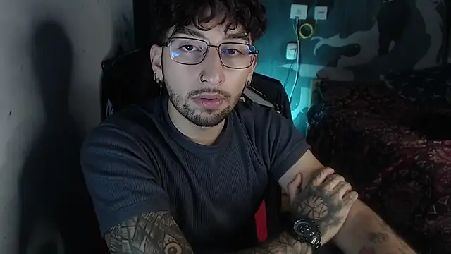 Dereck Dickson online show from November 2, 2025, 1:43 am