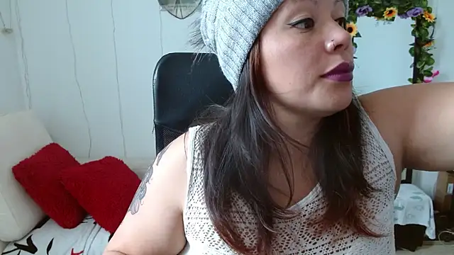 miss evoleth2 online show from November 24, 2025, 4:07 pm