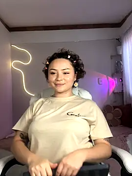 karlahush online show from October 17, 2025, 10:22 pm