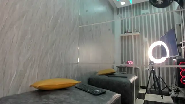 MarieMyller online show from February 5, 2025, 12:20 am