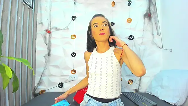 Snapshot of MarieMyller chatting on October 24, 2025, 8:30 pm MarieMyller online show from October 24, 2025, 8:30 pm