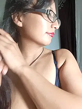 Snapshot of Lucy_Chery chatting on February 10, 2026, 11:15 pm Lucy Chery online show from February 10, 2026, 11:15 pm