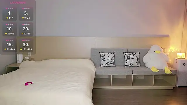 Lucky-baby online show from October 12, 2025, 1:12 pm