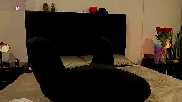 whitesemma online show from March 5, 2026, 1:24 am