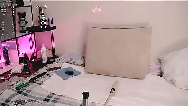 viamoon online show from February 18, 2026, 3:37 am