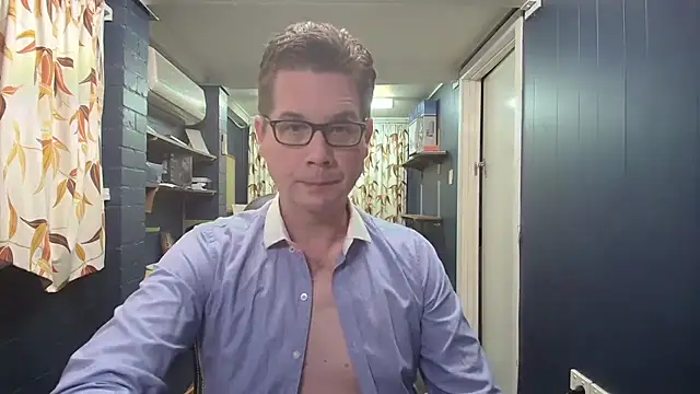 tilobinder online show from October 31, 2025, 1:52 pm