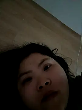 hello098712 online show from March 10, 2025, 1:56 am